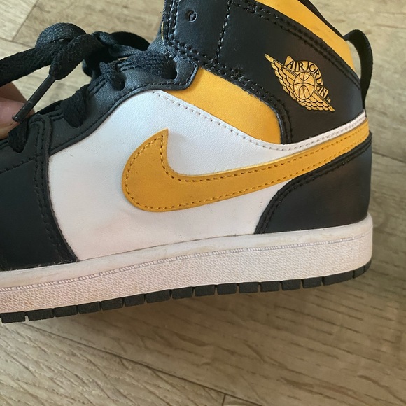 Air Jordan 1 Mid’s 3Y / 5W - Picture 10 of 13